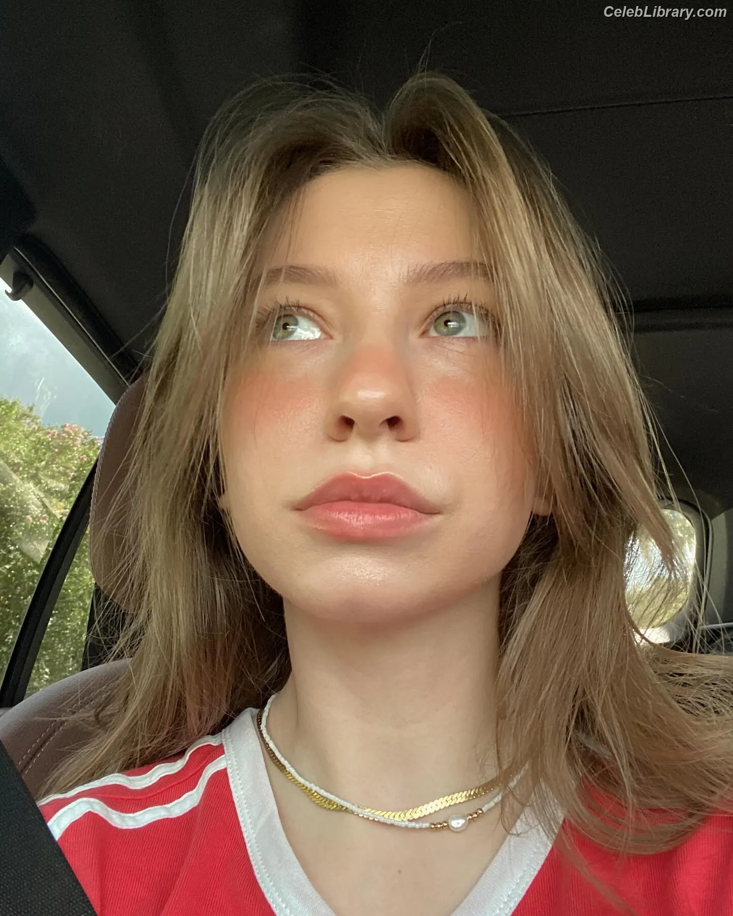 Katelyn Nacon photo 5 of 145