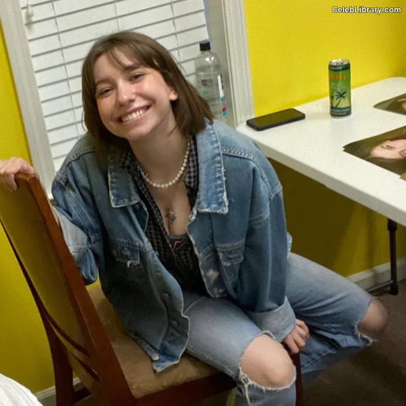 Katelyn Nacon photo 18 of 142