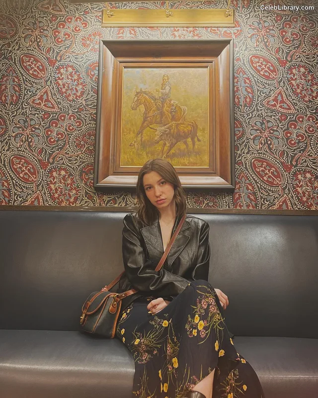 Katelyn Nacon photo 22 of 142