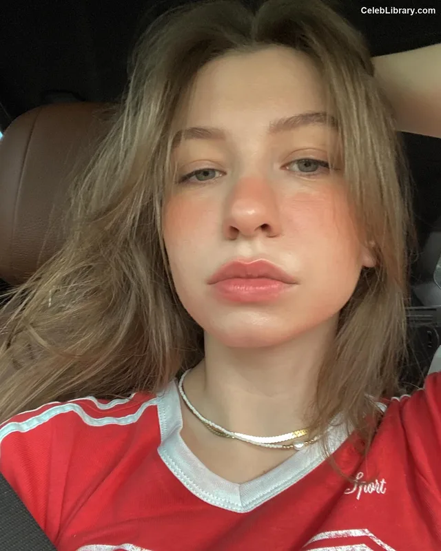 Katelyn Nacon photo 1 of 142