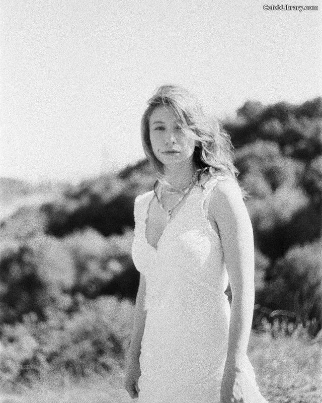 Katelyn Nacon photo 7 of 142