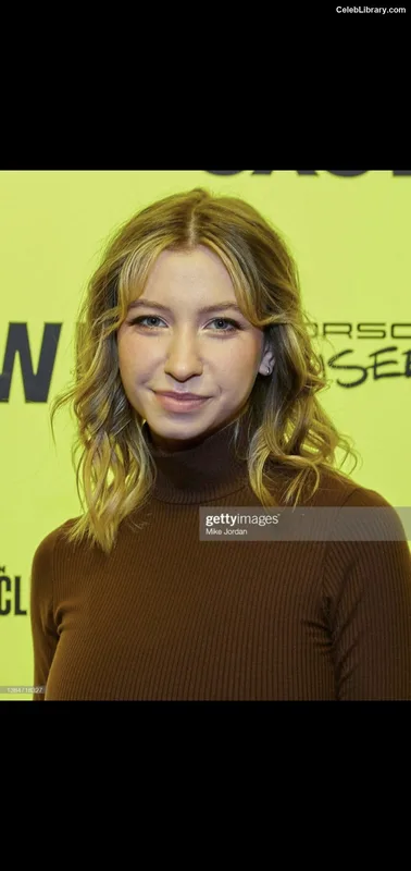 Katelyn Nacon photo 5 of 142