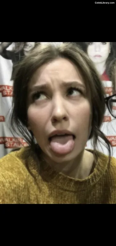 Katelyn Nacon photo 24 of 142