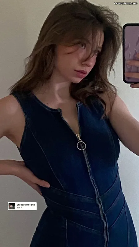 Katelyn Nacon photo 18 of 142
