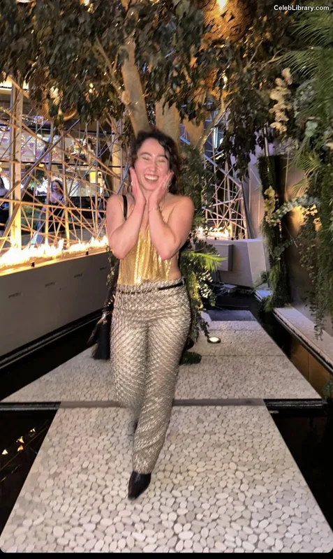 Katelyn Ohashi photo 24 of 151