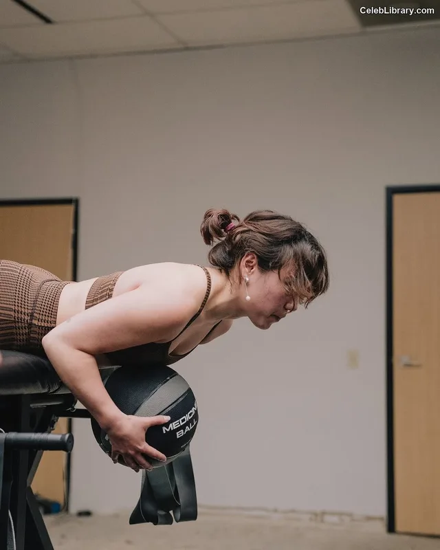 Katelyn Ohashi photo 19 of 151