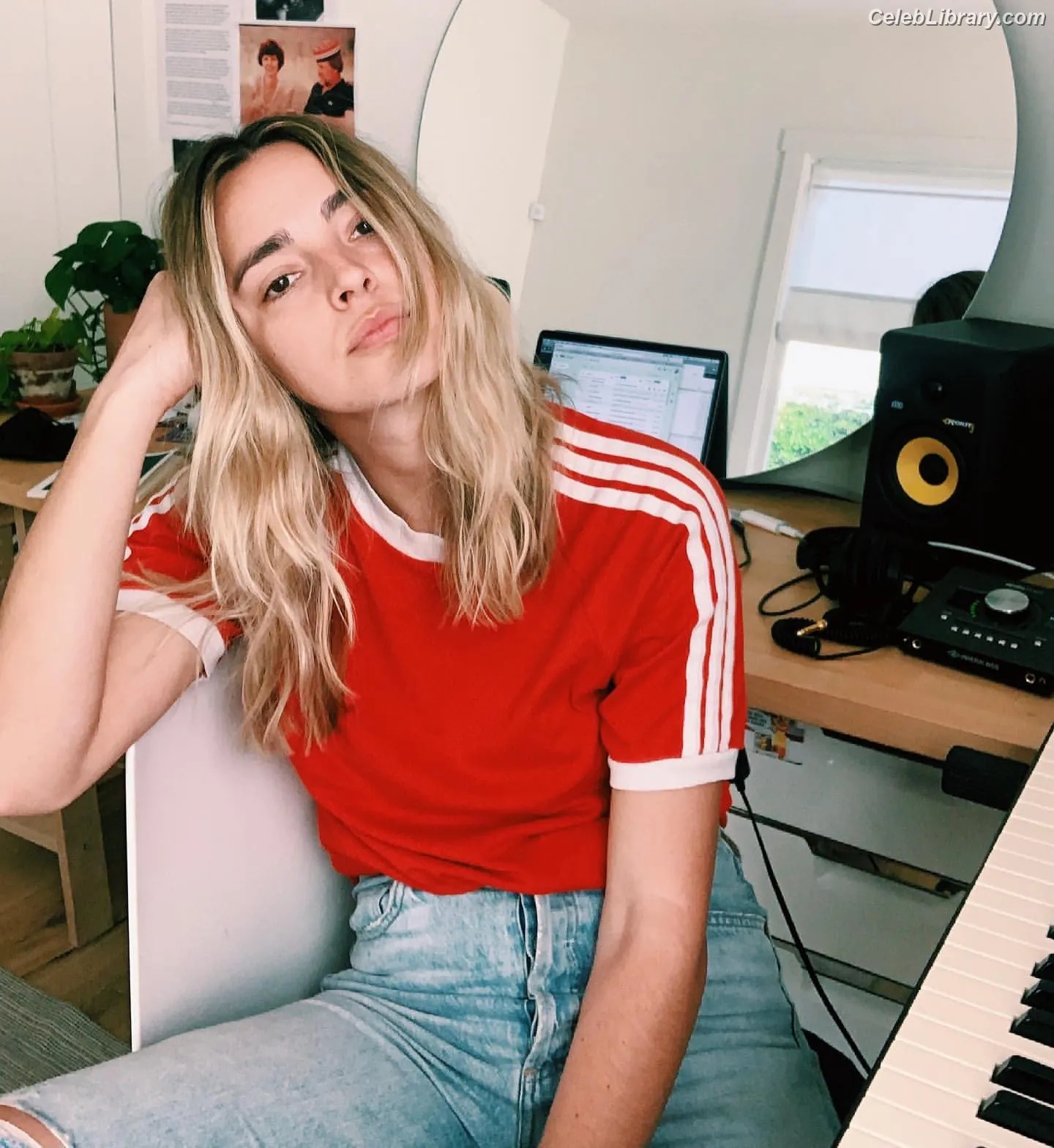 Katelyn Tarver photo 10 of 71