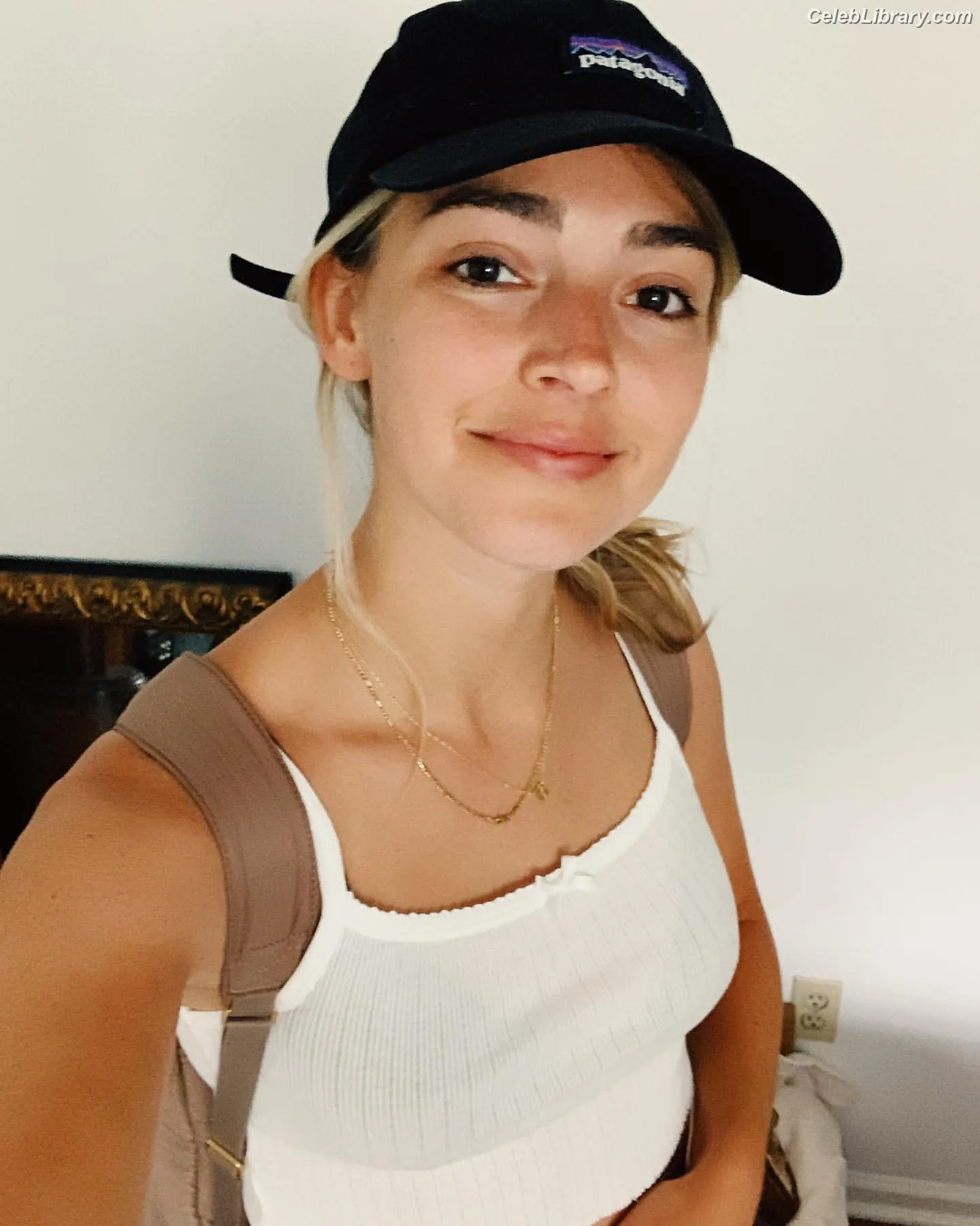 Katelyn Tarver photo 13 of 71