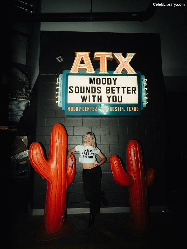 Katelyn Tarver photo 5 of 72