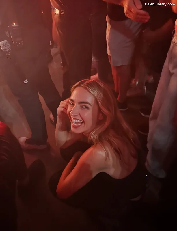 Katelyn Tarver photo 7 of 72