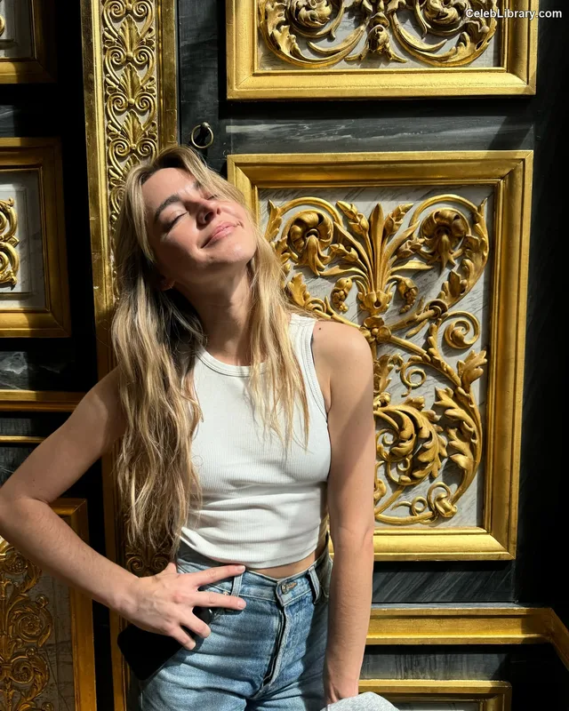 Katelyn Tarver photo 2 of 72