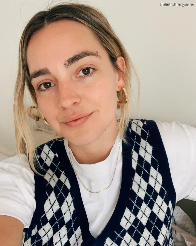 Katelyn Tarver photo 9 of 72