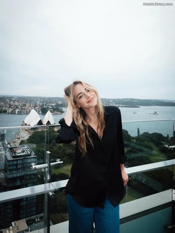 Katelyn Tarver photo 15 of 72
