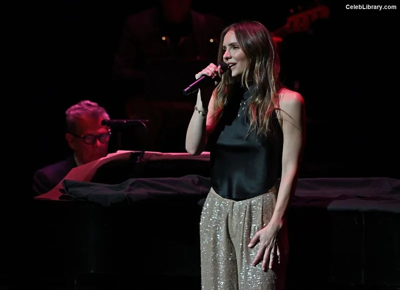 Katharine McPhee photo 23 of 146