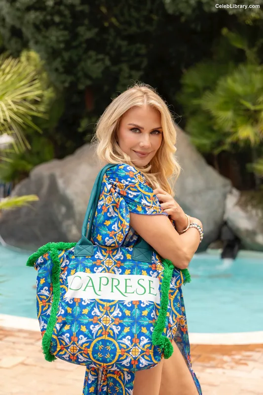 Katherine Kelly Lang photo 11 of 38
