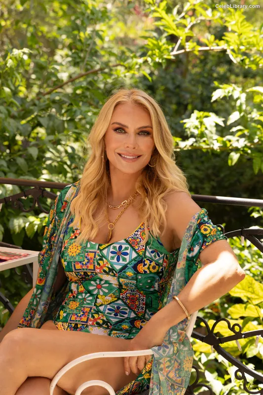 Katherine Kelly Lang photo 17 of 38