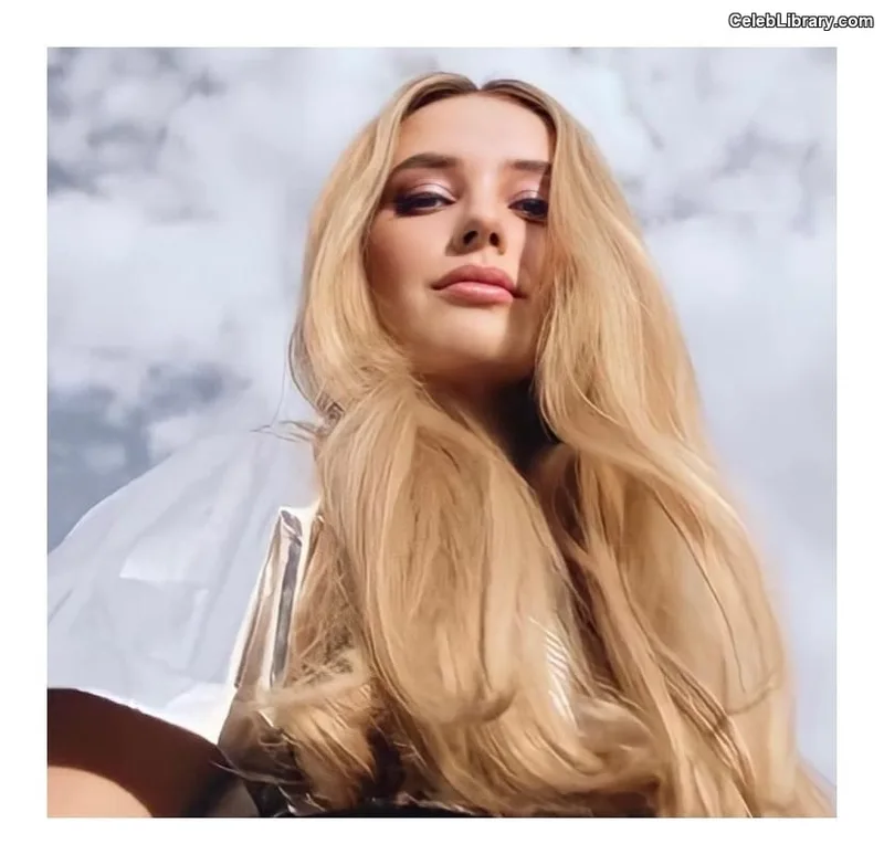 Katherine Langford photo 2 of 130