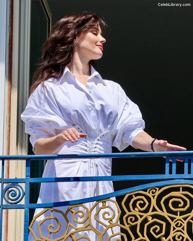 Katherine Langford photo 6 of 130