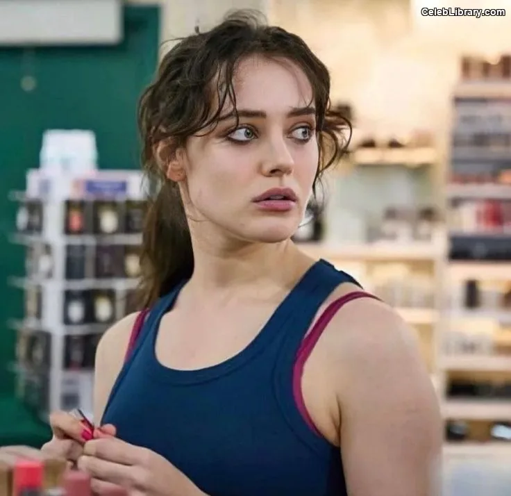 Katherine Langford photo 8 of 130