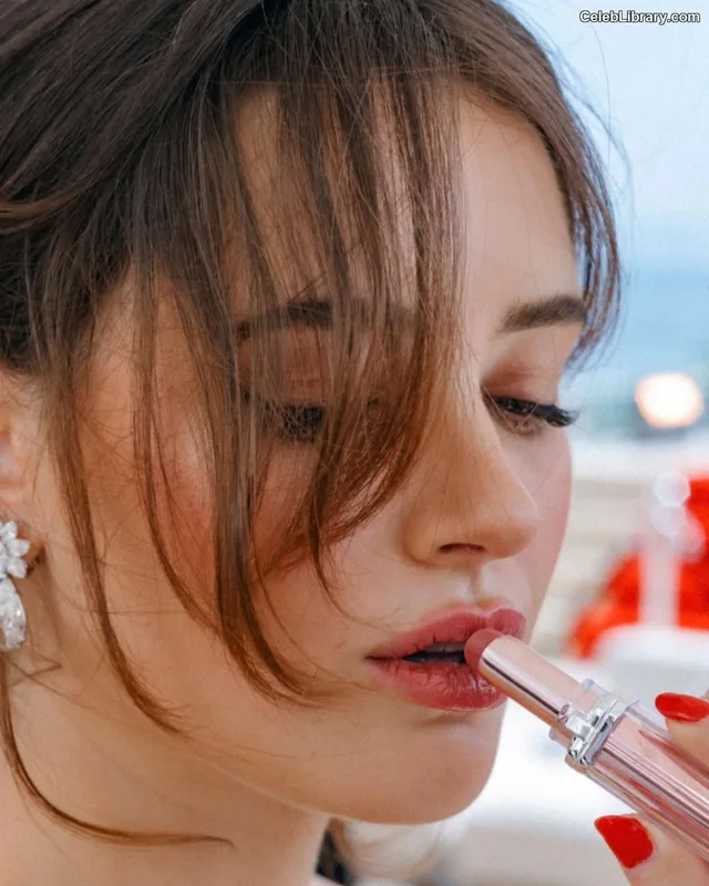 Katherine Langford photo 1 of 130