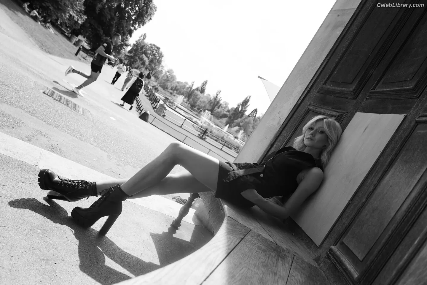 Katherine McNamara photo 14 of 762