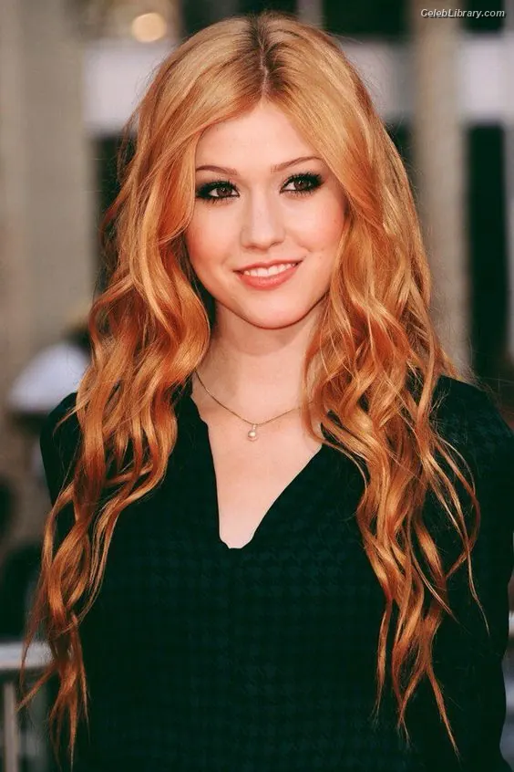 Katherine McNamara photo 15 of 762