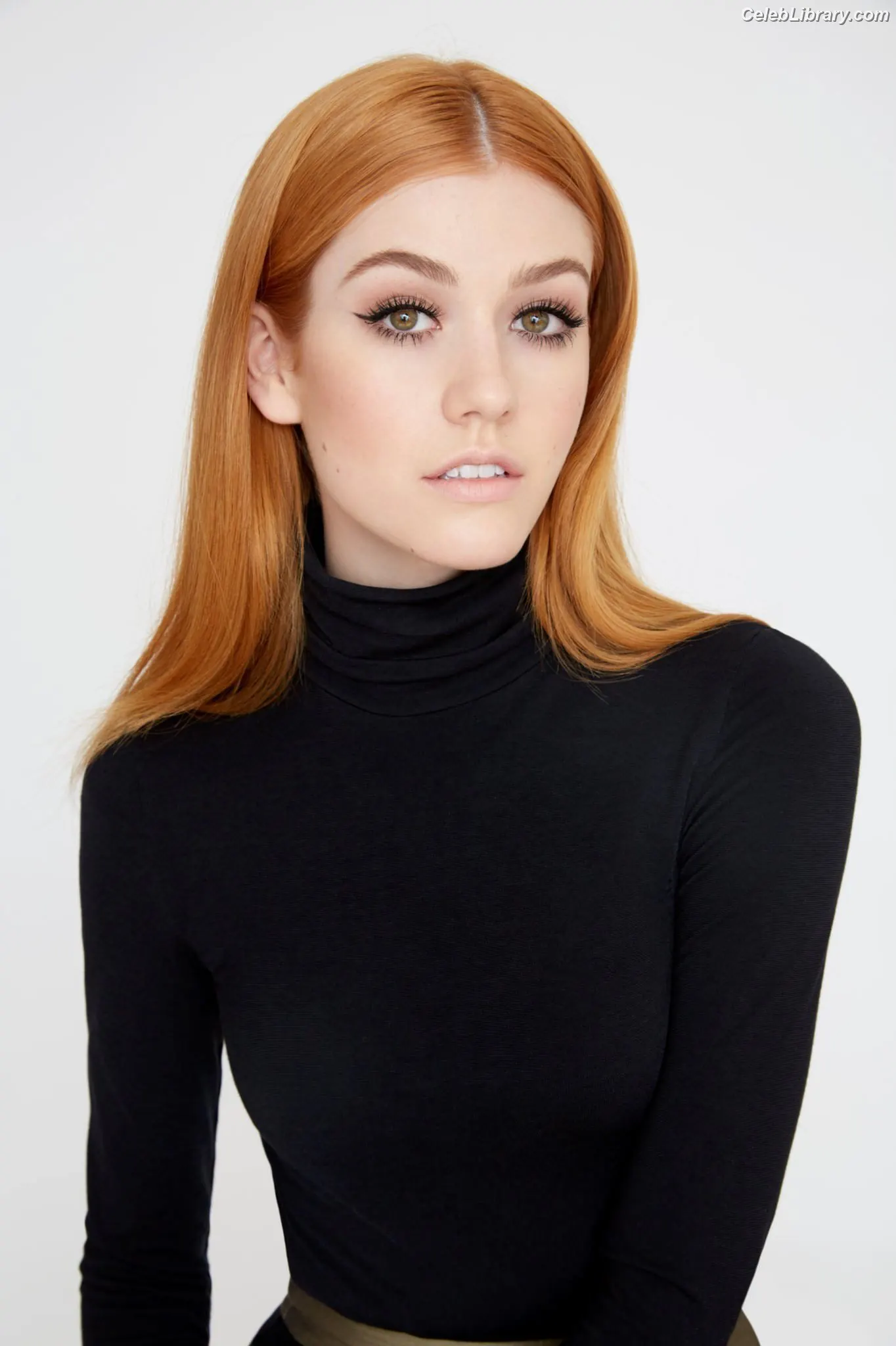 Katherine McNamara photo 2 of 762