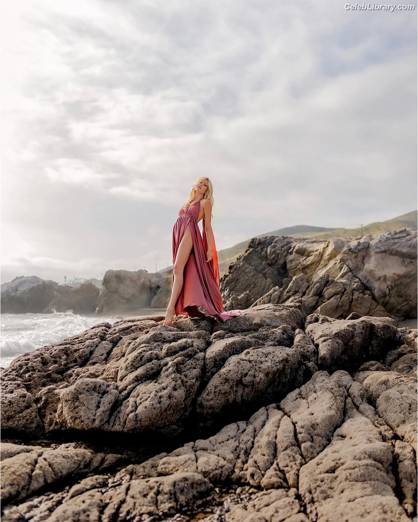 Katherine McNamara photo 5 of 762