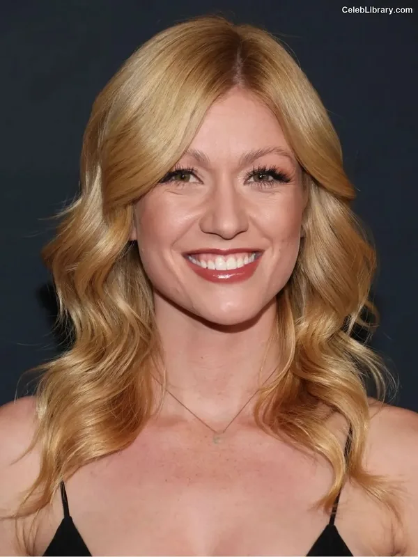 Katherine McNamara photo 5 of 758