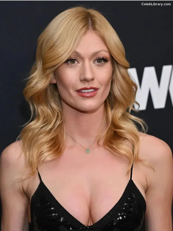 Katherine McNamara photo 6 of 758