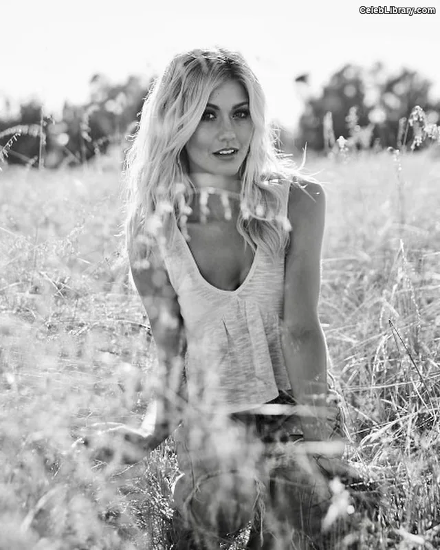 Katherine McNamara photo 21 of 758