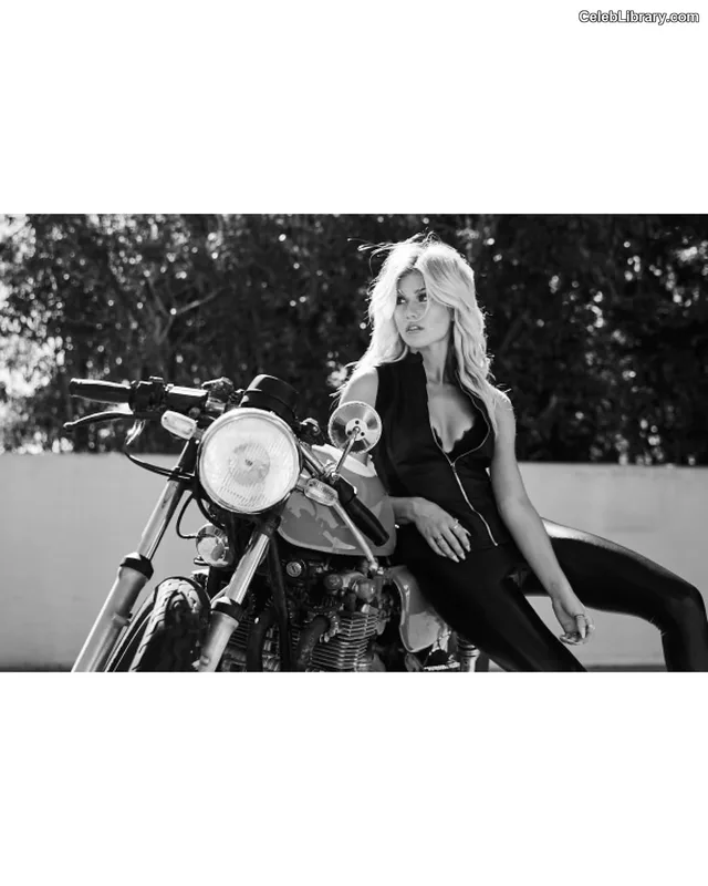 Katherine McNamara photo 2 of 758