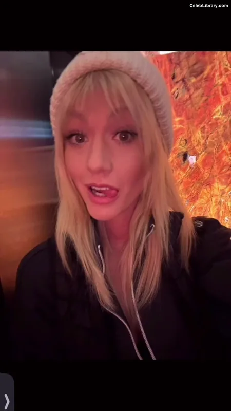 Katherine McNamara photo 15 of 758