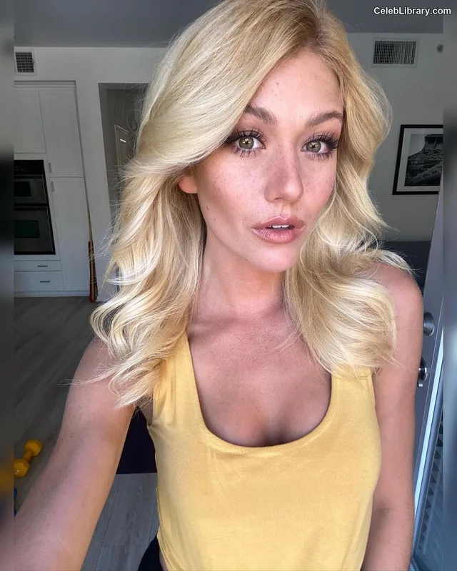 Katherine McNamara photo 19 of 758