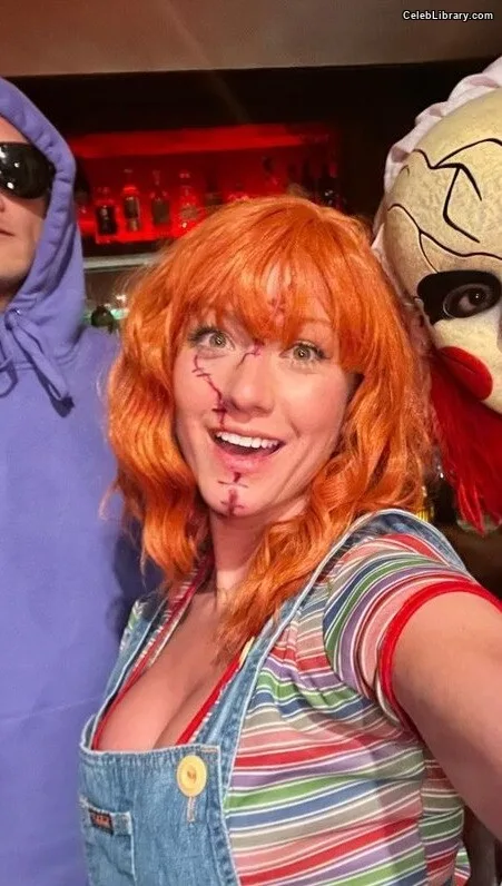 Katherine McNamara photo 10 of 758