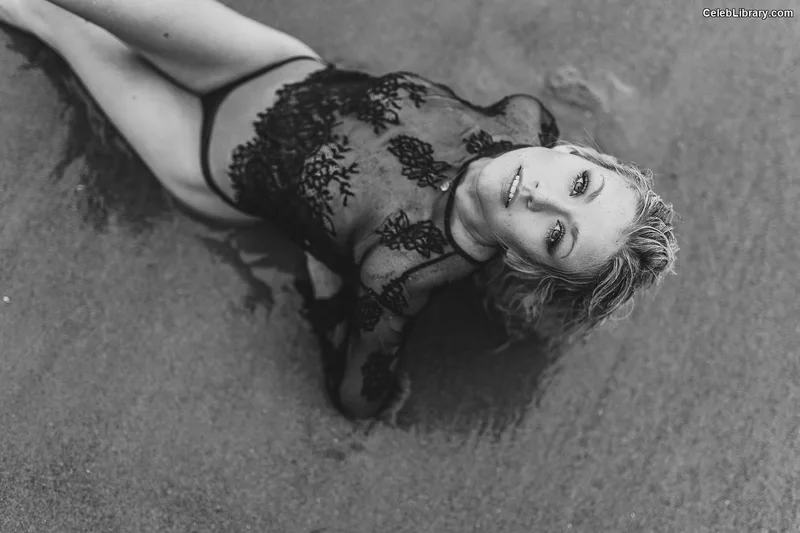 Katherine McNamara photo 11 of 758