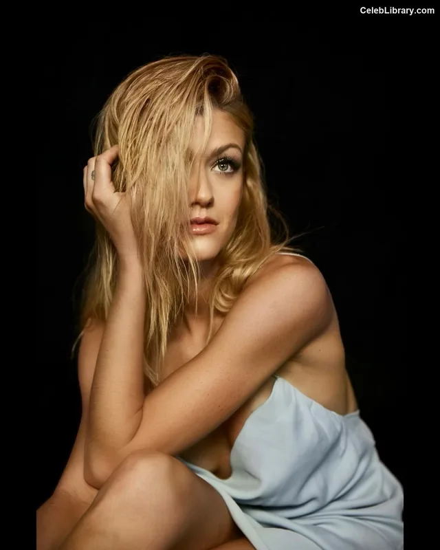 Katherine McNamara photo 13 of 758