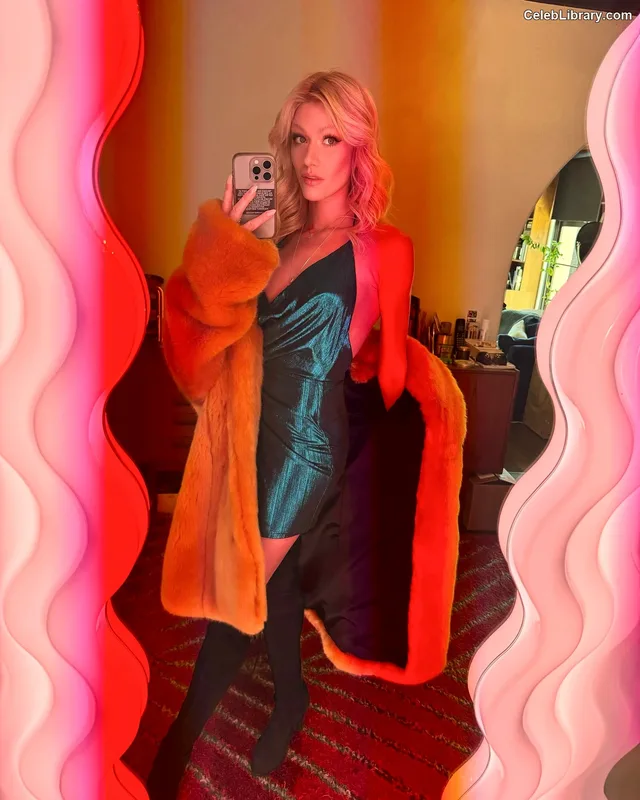 Katherine McNamara photo 22 of 758