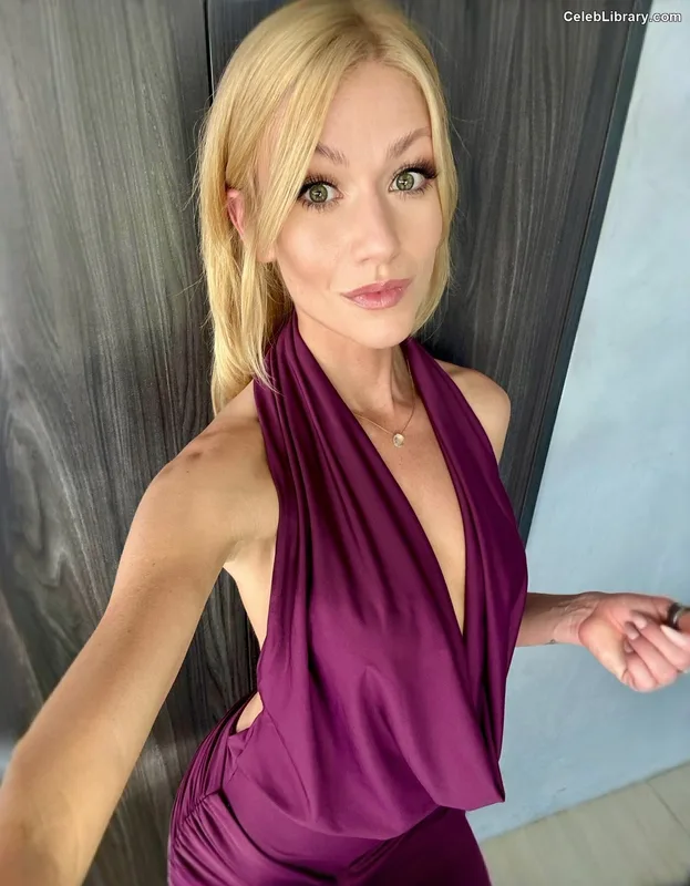 Katherine McNamara photo 20 of 758