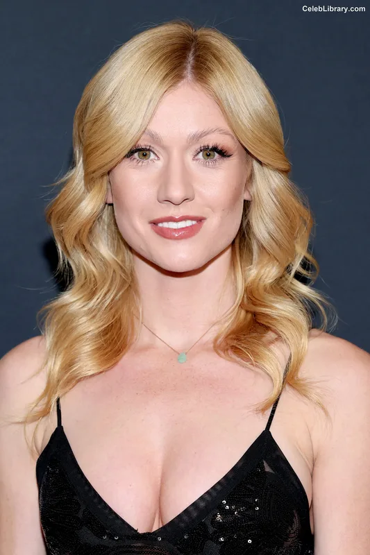 Katherine McNamara photo 5 of 758