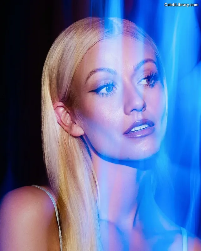 Katherine McNamara photo 11 of 758