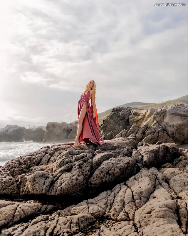 Katherine McNamara photo 15 of 758