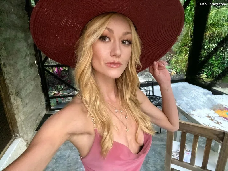 Katherine McNamara photo 24 of 758