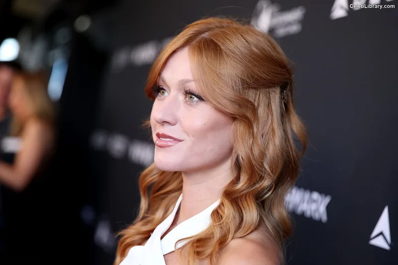 Katherine McNamara photo 9 of 758