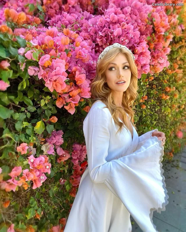 Katherine McNamara photo 16 of 758
