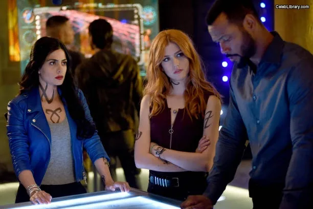 Katherine McNamara photo 2 of 758