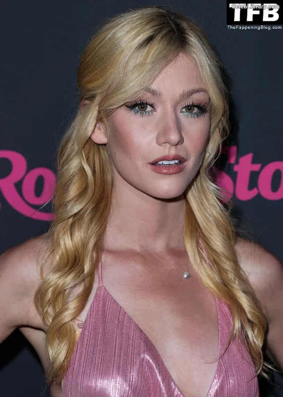 Katherine McNamara photo 5 of 758