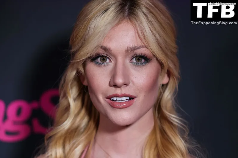 Katherine McNamara photo 16 of 758