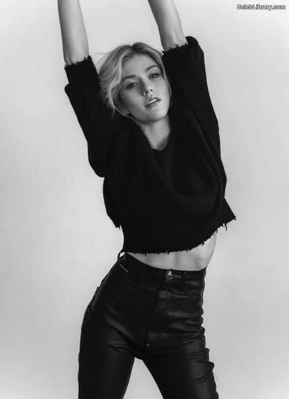 Katherine McNamara photo 23 of 758