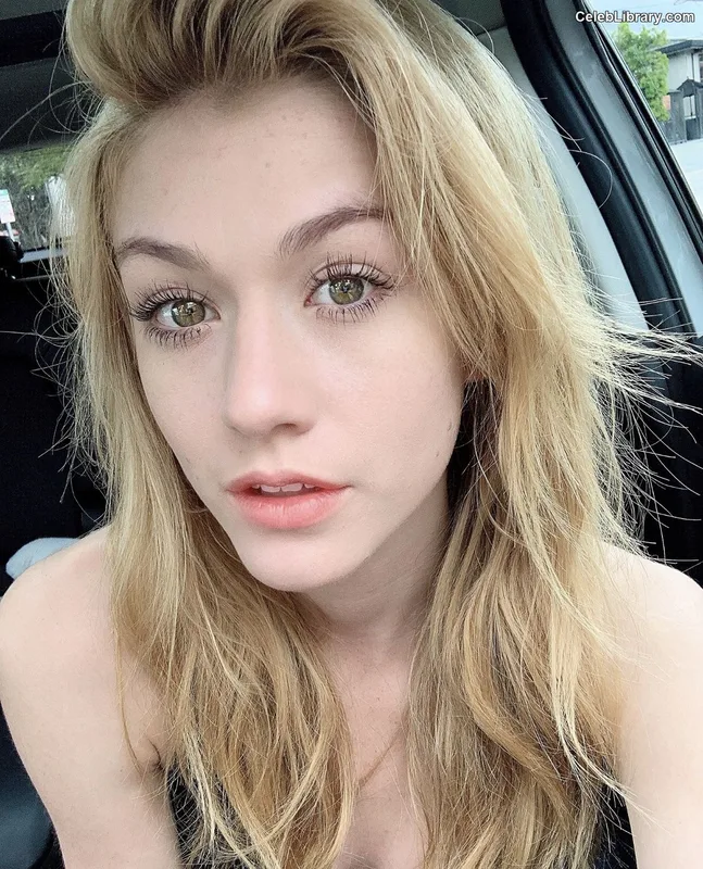 Katherine McNamara photo 10 of 758